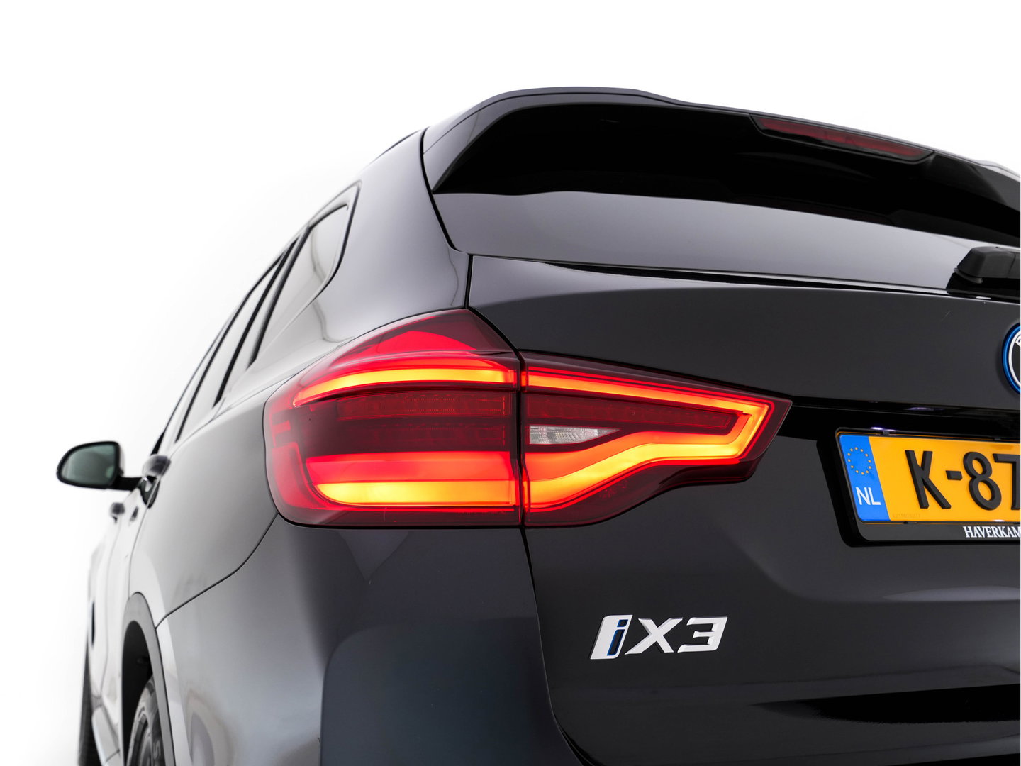 BMW iX3 Executive 80 kWh [ 3-Fase ] {SOH-98%} (INCL-BTW) Aut. *PANO | HEAD-UP | LEATHER | ADAPTIVE-CRUISE | FULL-LED | BLIND-SPOT | MEMORY-PACK | DIGI-COCKPIT | HEATED-COMFORTSEATS | KEYLESS | TOP-VIEW | DAB+ | TOWBAR | 19''ALU*