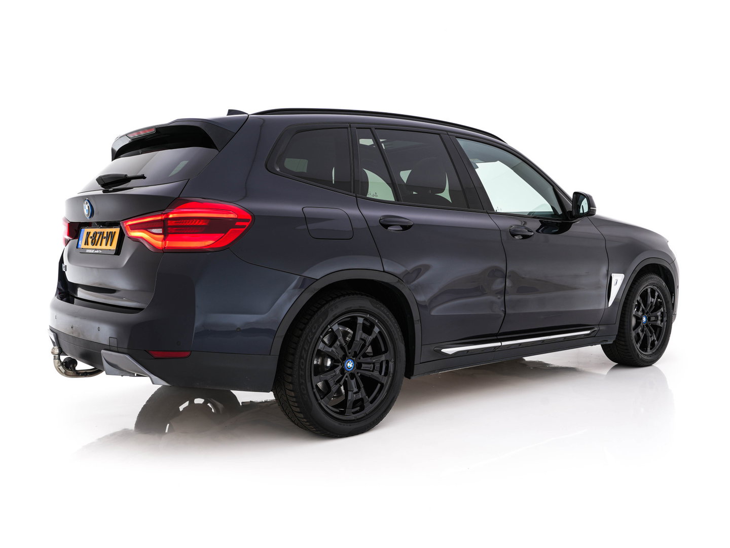 BMW iX3 Executive 80 kWh [ 3-Fase ] {SOH-98%} (INCL-BTW) Aut. *PANO | HEAD-UP | LEATHER | ADAPTIVE-CRUISE | FULL-LED | BLIND-SPOT | MEMORY-PACK | DIGI-COCKPIT | HEATED-COMFORTSEATS | KEYLESS | TOP-VIEW | DAB+ | TOWBAR | 19''ALU*