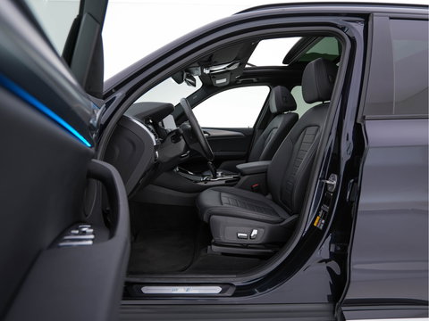 BMW iX3 Executive 80 kWh [ 3-Fase ] {SOH-98%} (INCL-BTW) Aut. *PANO | HEAD-UP | LEATHER | ADAPTIVE-CRUISE | FULL-LED | BLIND-SPOT | MEMORY-PACK | DIGI-COCKPIT | HEATED-COMFORTSEATS | KEYLESS | TOP-VIEW | DAB+ | TOWBAR | 19''ALU*