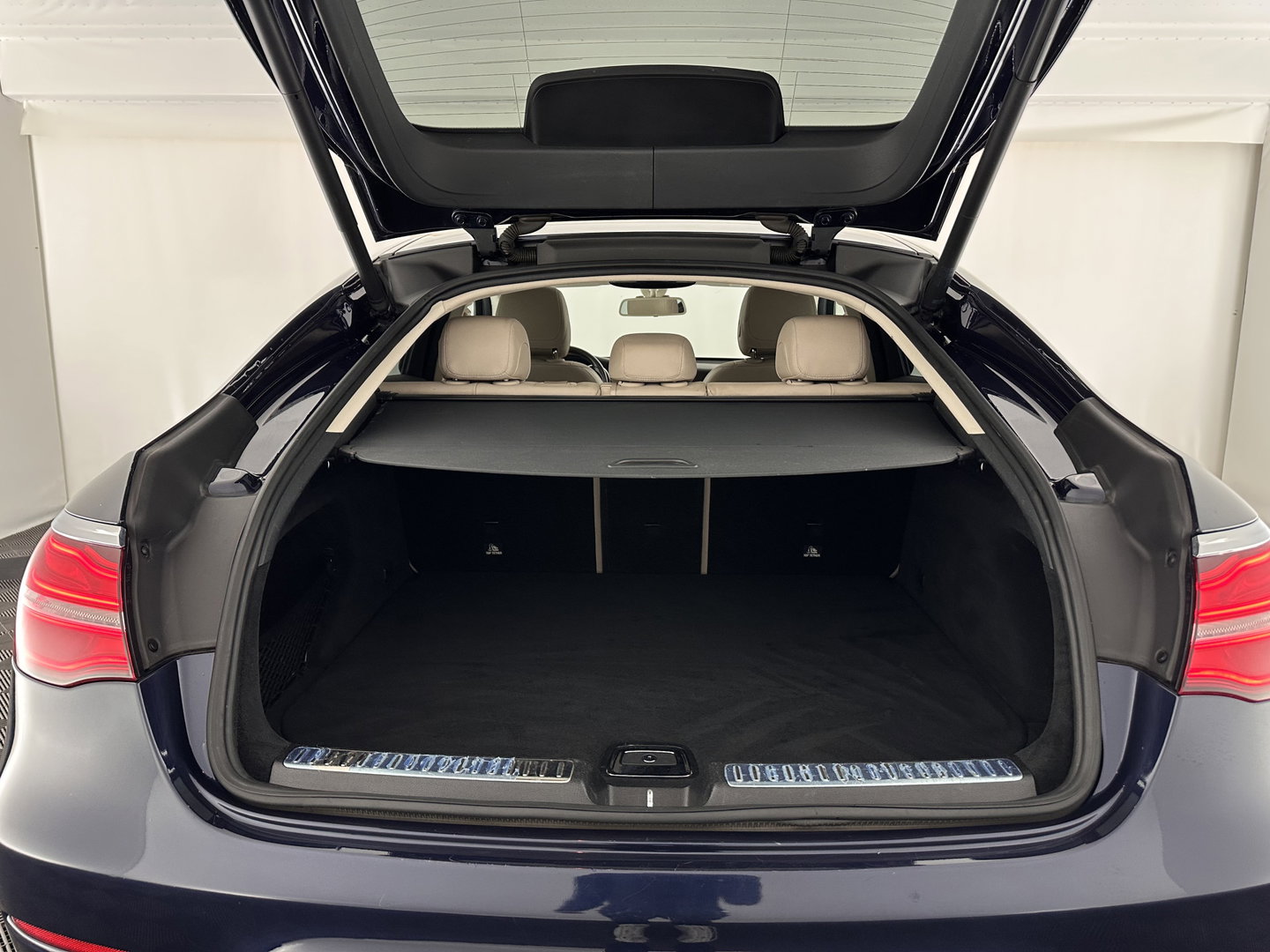 Mercedes-Benz GLC Coupé 220 d 4MATIC Ambition (INCL.BTW) *PANO | LEATHER | FULL-LED | HEATED-SPORTSEATS | CAMERA | NAVI-FULLMAP | PRIVACY-GLASS | ECC | PDC | CRUISE | TOWBAR | 18''ALU*