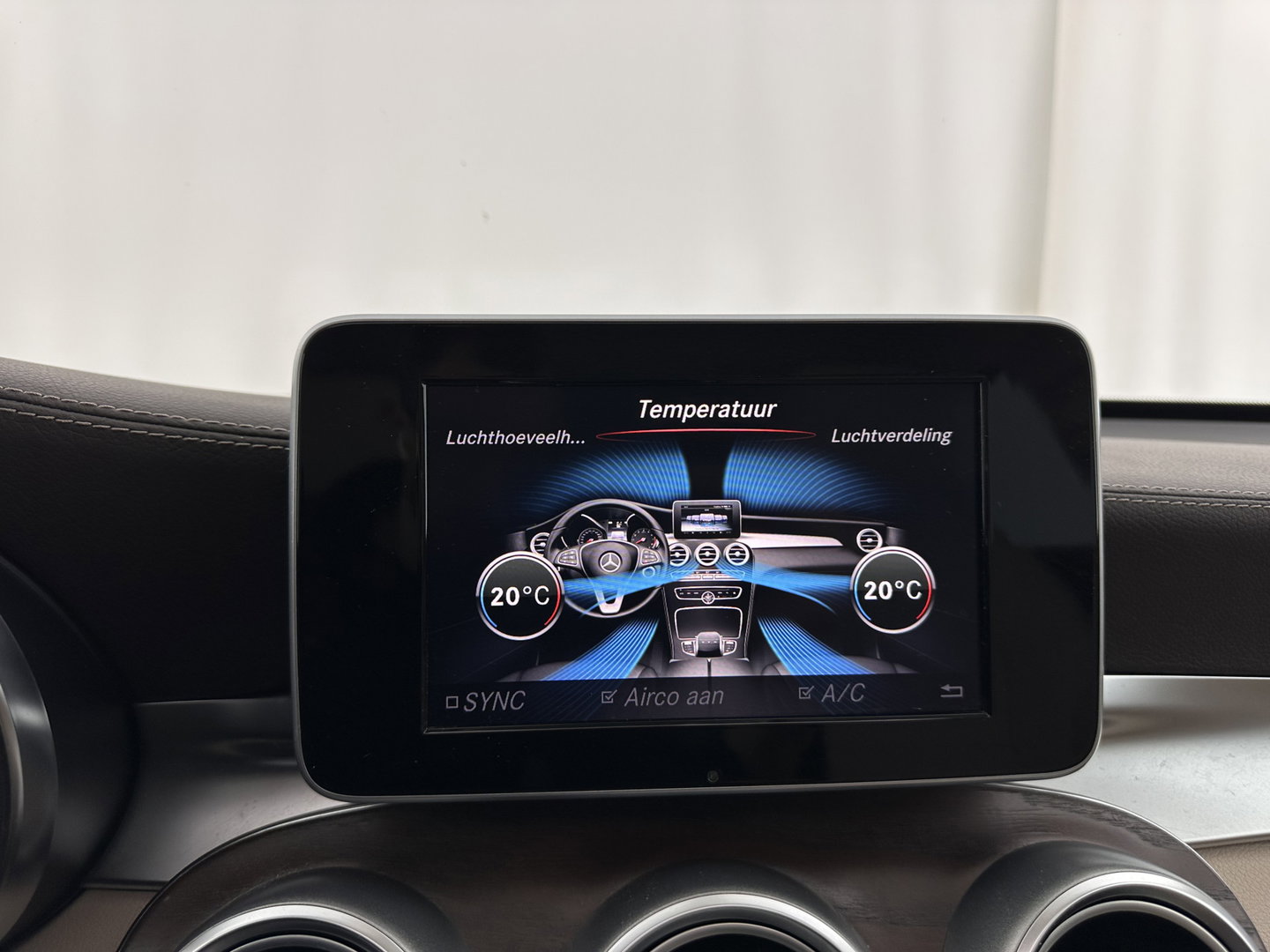 Mercedes-Benz GLC Coupé 220 d 4MATIC Ambition (INCL.BTW) *PANO | LEATHER | FULL-LED | HEATED-SPORTSEATS | CAMERA | NAVI-FULLMAP | PRIVACY-GLASS | ECC | PDC | CRUISE | TOWBAR | 18''ALU*