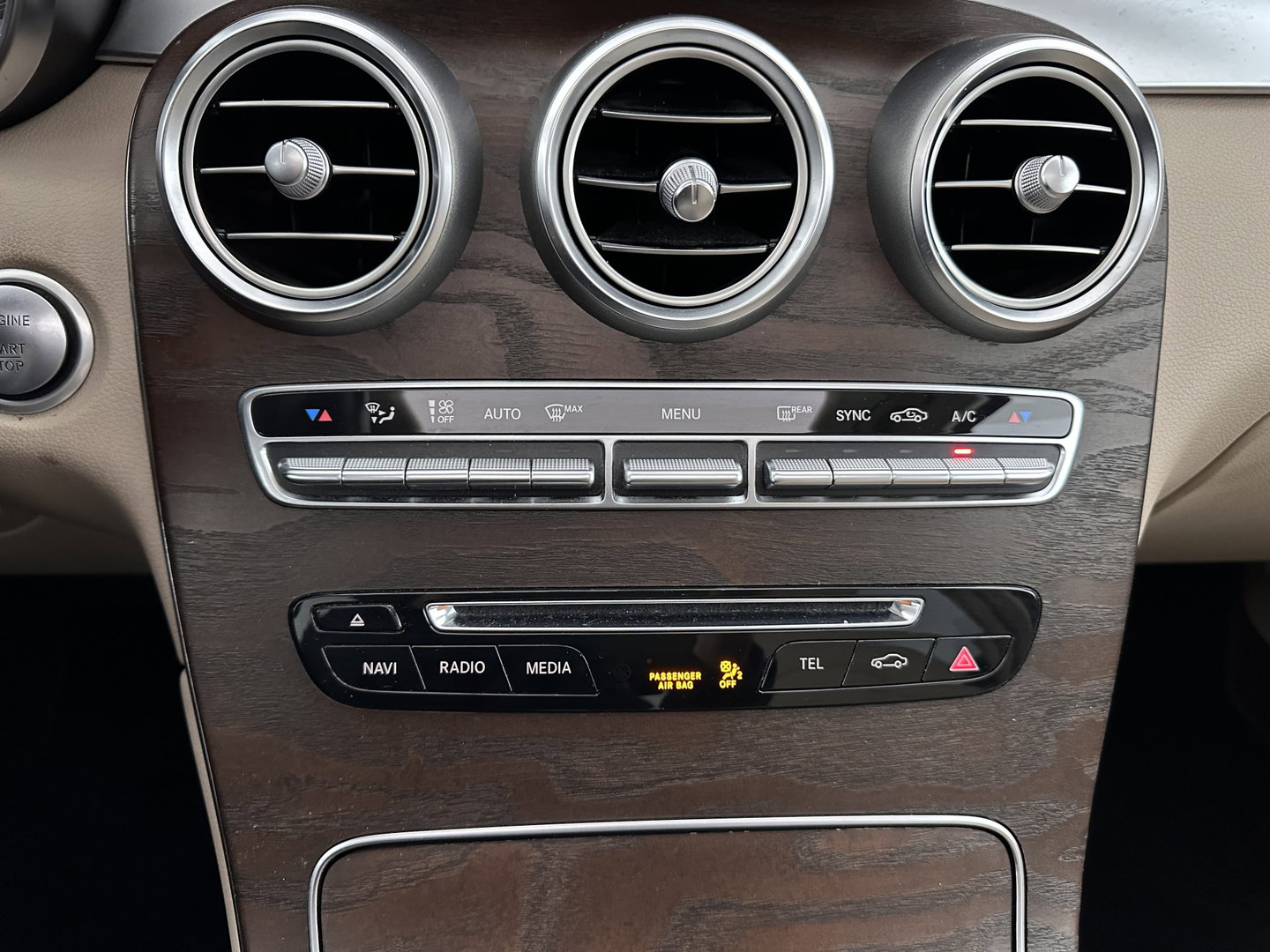 Mercedes-Benz GLC Coupé 220 d 4MATIC Ambition (INCL.BTW) *PANO | LEATHER | FULL-LED | HEATED-SPORTSEATS | CAMERA | NAVI-FULLMAP | PRIVACY-GLASS | ECC | PDC | CRUISE | TOWBAR | 18''ALU*