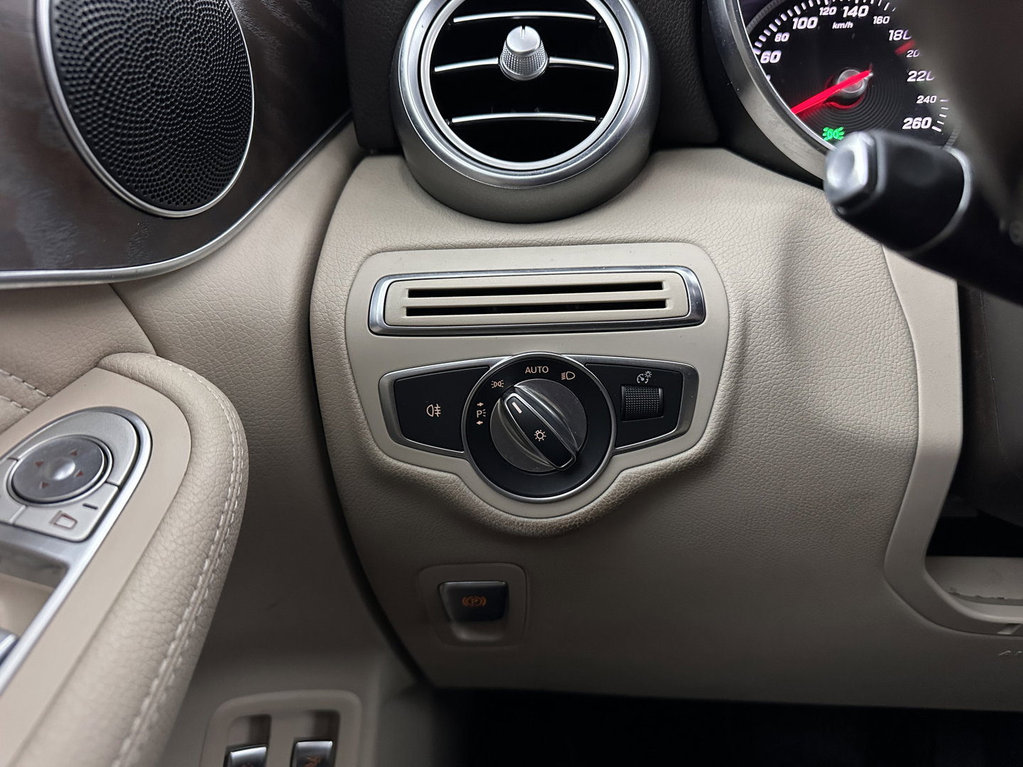 Mercedes-Benz GLC Coupé 220 d 4MATIC Ambition (INCL.BTW) *PANO | LEATHER | FULL-LED | HEATED-SPORTSEATS | CAMERA | NAVI-FULLMAP | PRIVACY-GLASS | ECC | PDC | CRUISE | TOWBAR | 18''ALU*
