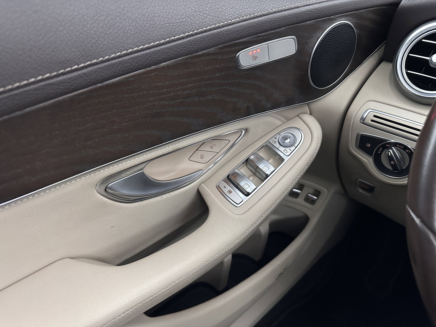 Mercedes-Benz GLC Coupé 220 d 4MATIC Ambition (INCL.BTW) *PANO | LEATHER | FULL-LED | HEATED-SPORTSEATS | CAMERA | NAVI-FULLMAP | PRIVACY-GLASS | ECC | PDC | CRUISE | TOWBAR | 18''ALU*