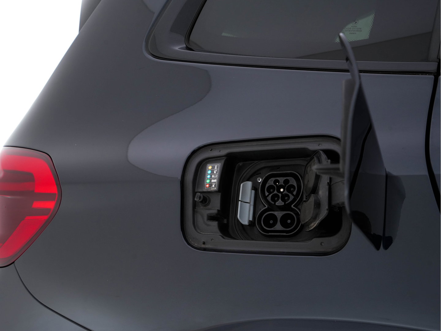 BMW iX3 Executive 80 kWh [ 3-Fase ] {SOH-98%} (INCL-BTW) Aut. *PANO | HEAD-UP | LEATHER | ADAPTIVE-CRUISE | FULL-LED | BLIND-SPOT | MEMORY-PACK | DIGI-COCKPIT | HEATED-COMFORTSEATS | KEYLESS | TOP-VIEW | DAB+ | TOWBAR | 19''ALU*