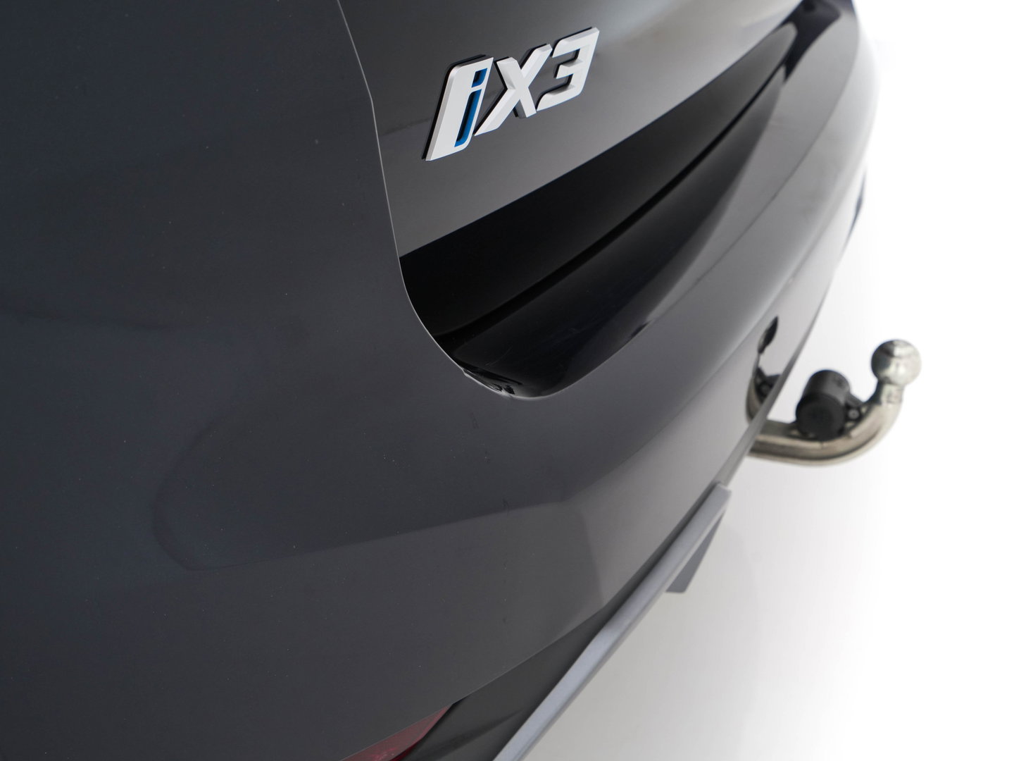 BMW iX3 Executive 80 kWh [ 3-Fase ] {SOH-98%} (INCL-BTW) Aut. *PANO | HEAD-UP | LEATHER | ADAPTIVE-CRUISE | FULL-LED | BLIND-SPOT | MEMORY-PACK | DIGI-COCKPIT | HEATED-COMFORTSEATS | KEYLESS | TOP-VIEW | DAB+ | TOWBAR | 19''ALU*