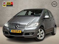 Mercedes-Benz A-Klasse - A160 Sport (AIRCO, LEDER, LOGISCH NAP, SPORTSTOELEN, CRUISE, PARKEERSENSOREN, NIEUWE APK, NIEUWSTAAT)