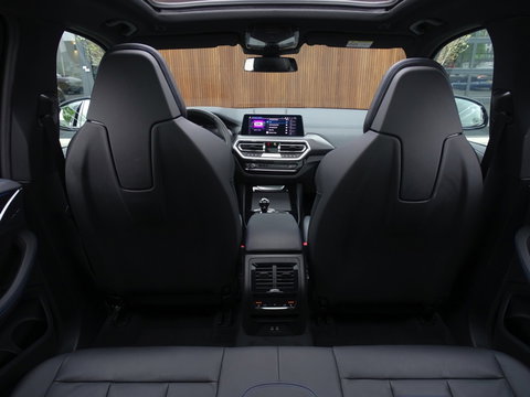 BMW X3 30e 292PK X-Drive M-Sport / Laser / pano / 360°