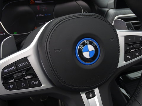 BMW X3 30e 292PK X-Drive M-Sport / Laser / pano / 360°