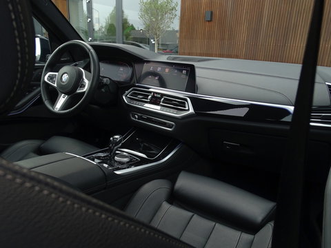 BMW X5 40i 341PK X-Drive / M-Sport / pano / Harman Kardon / Laser