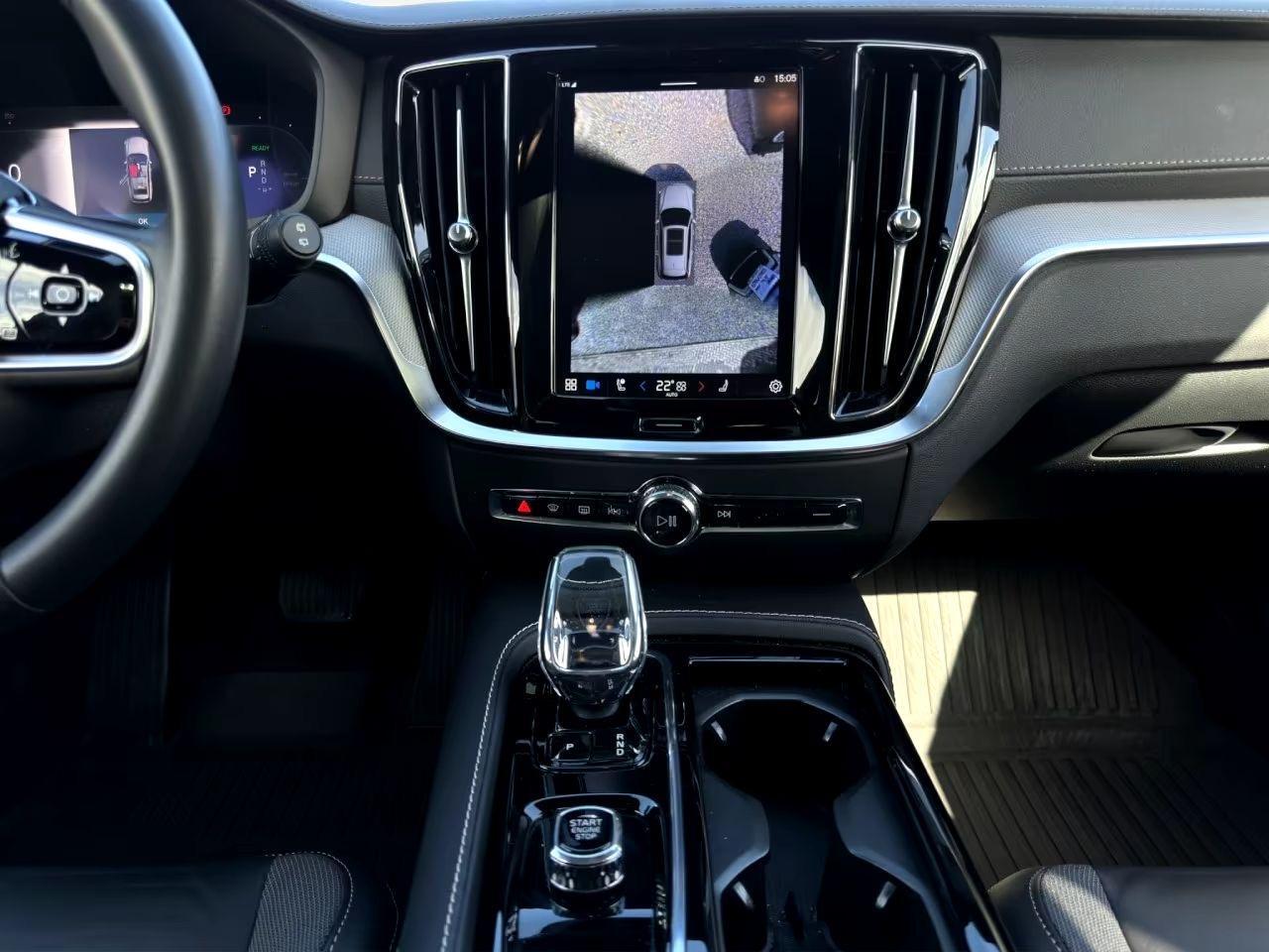 Volvo V60 2.0 T8 Plug-in hybrid AWD Polestar Engineered B&W