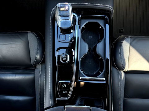 Volvo V60 2.0 T8 Plug-in hybrid AWD Polestar Engineered B&W
