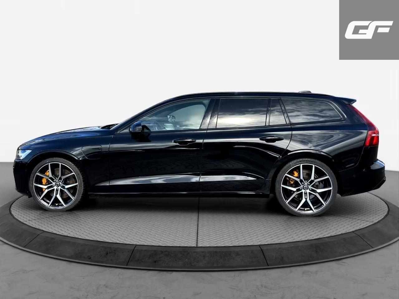 Volvo V60 2.0 T8 Plug-in hybrid AWD Polestar Engineered B&W
