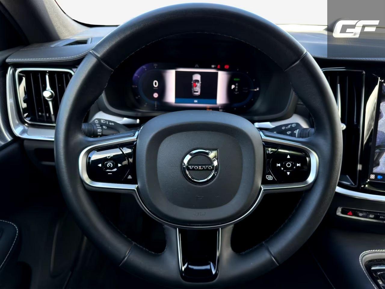 Volvo V60 2.0 T8 Plug-in hybrid AWD Polestar Engineered B&W