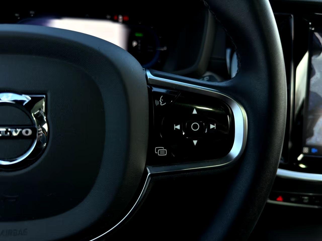 Volvo V60 2.0 T8 Plug-in hybrid AWD Polestar Engineered B&W