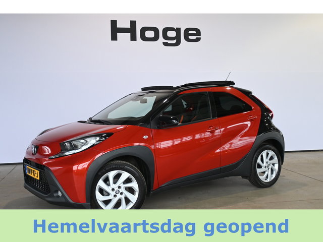 Toyota Aygo - X 1.0 VVT-i MT Play Clima Carplay Panoramadak Camera LED Rijklaarprijs Inruil Mogelijk!