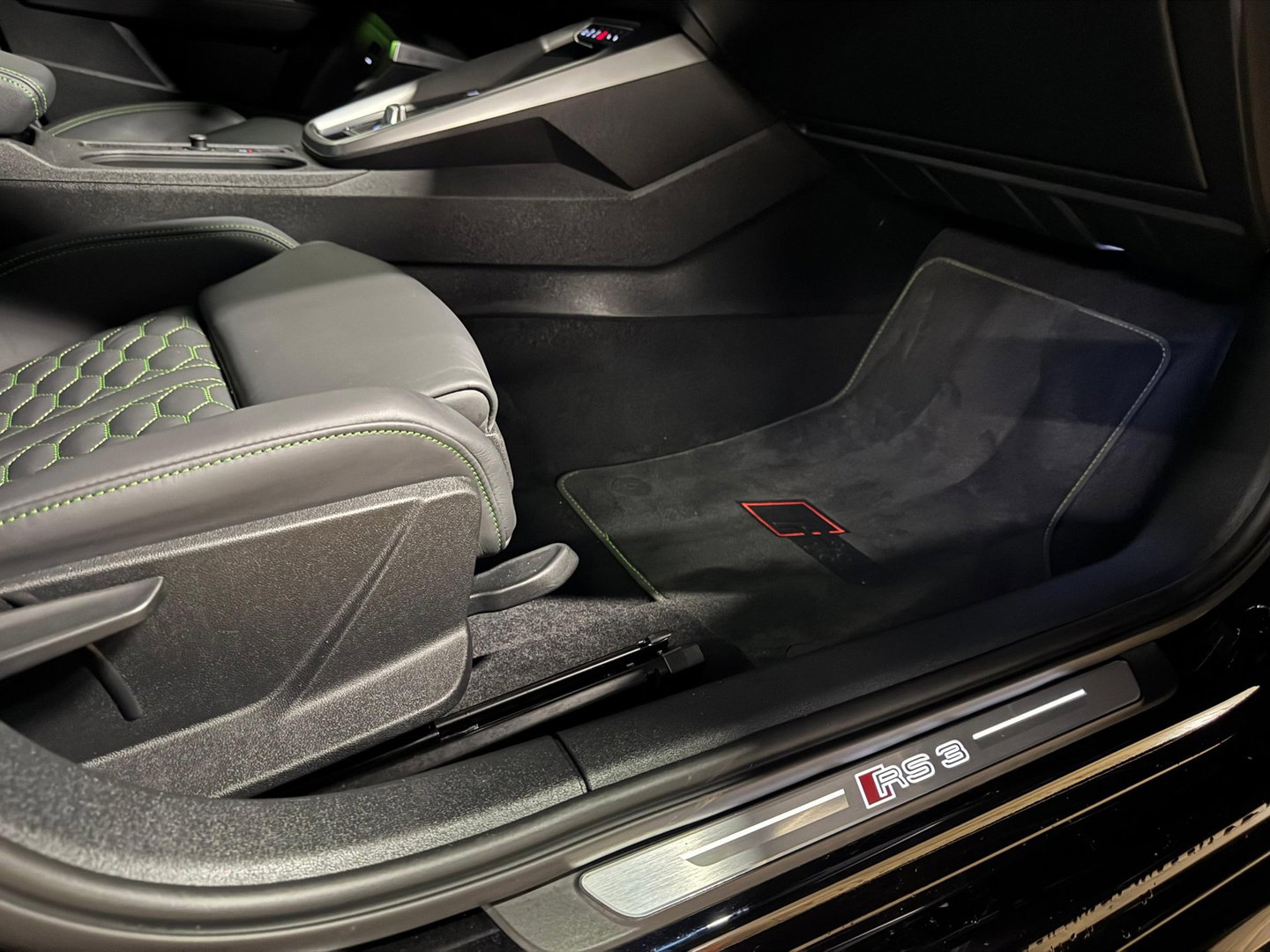 Audi RS3 Limousine 2.5 TFSI RS 3 quattro HULK CERAMIC PANO VOL'