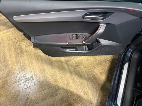 SEAT Leon 1.4 TSI eHybrid PHEV FR PANO KEYLESS VOL'