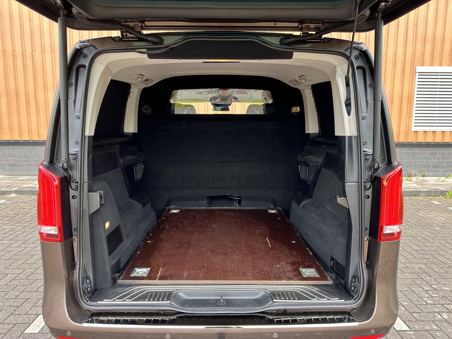 Mercedes-Benz V-Klasse 250 BlueTEC Lang DC Avantgarde Edition | Luchtvering | 5 Persoons | LED | Elektrische Schuifdeuren | Sfeerverlichting | Trekhaak | Airconditioning |