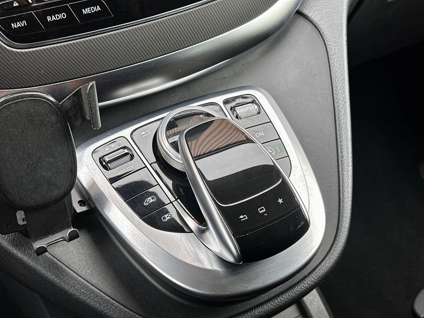 Mercedes-Benz V-Klasse 250 BlueTEC Lang DC Avantgarde Edition | Luchtvering | 5 Persoons | LED | Elektrische Schuifdeuren | Sfeerverlichting | Trekhaak | Airconditioning |