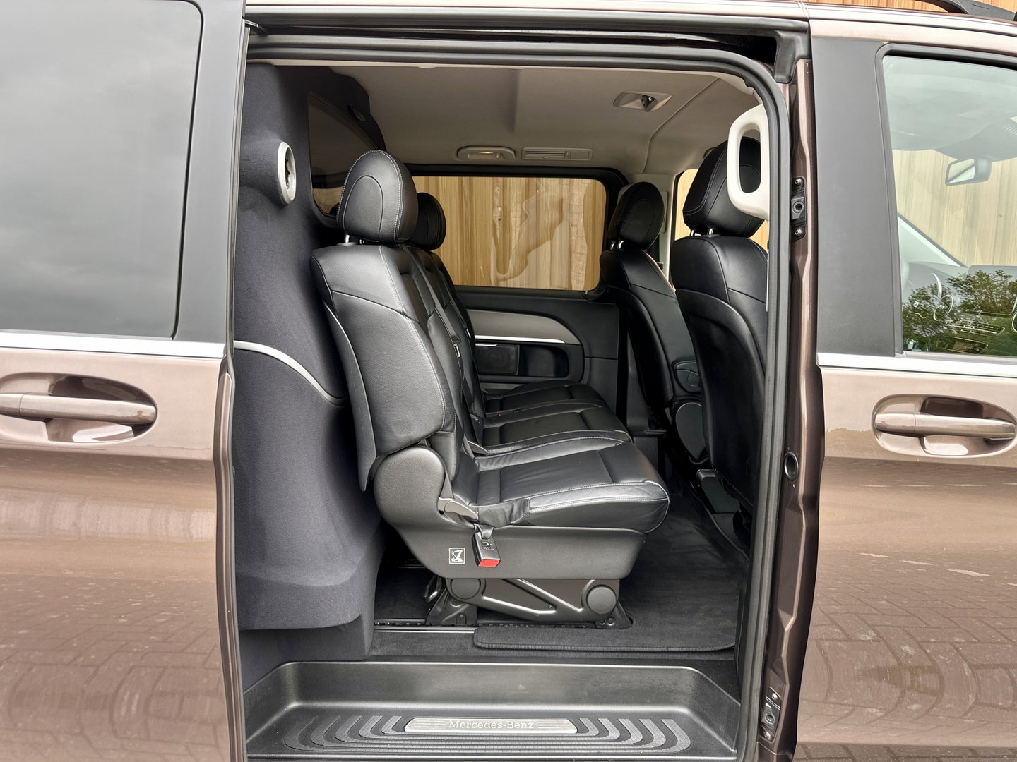 Mercedes-Benz V-Klasse 250 BlueTEC Lang DC Avantgarde Edition | Luchtvering | 5 Persoons | LED | Elektrische Schuifdeuren | Sfeerverlichting | Trekhaak | Airconditioning |
