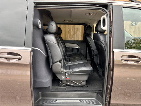 Mercedes-Benz V-Klasse 250 BlueTEC Lang DC Avantgarde Edition | Luchtvering | 5 Persoons | LED | Elektrische Schuifdeuren | Sfeerverlichting | Trekhaak | Airconditioning |