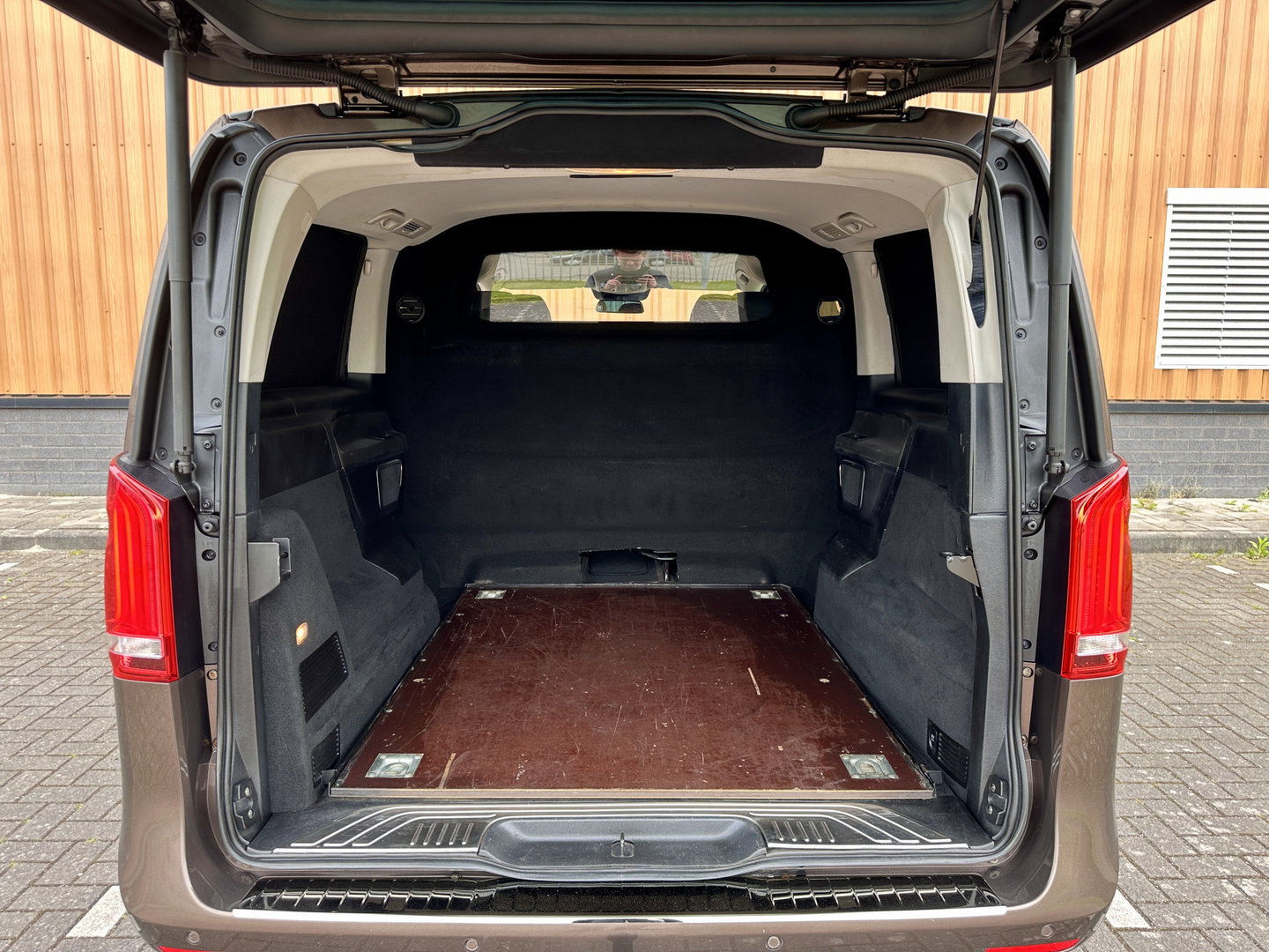 Mercedes-Benz V-Klasse 250 BlueTEC Lang DC Avantgarde Edition | Luchtvering | 5 Persoons | LED | Elektrische Schuifdeuren | Sfeerverlichting | Trekhaak | Airconditioning |