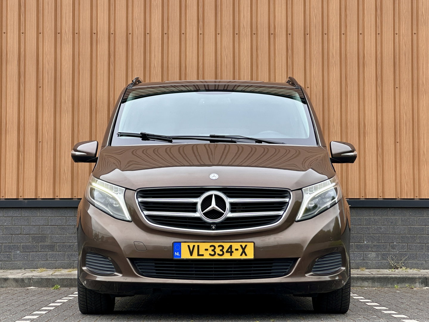 Mercedes-Benz V-Klasse 250 BlueTEC Lang DC Avantgarde Edition | Luchtvering | 5 Persoons | LED | Elektrische Schuifdeuren | Sfeerverlichting | Trekhaak | Airconditioning |