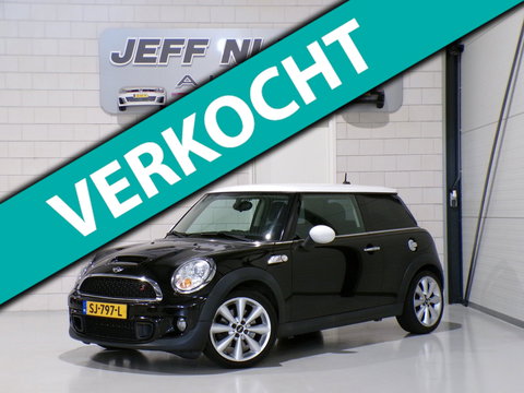 MINI Mini 1.6 Cooper S Pepper 184PK Xenon Bluetooth Navigatie Leer 17"Velgen Climatronic Cruise-control Garantie