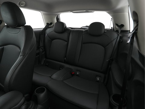 MINI Mini Electric Business Edition 33 kWh [ 3-Fase-11kW ] {SOH-100%} (INCL-BTW) Aut. *LEATHER | FULL-LED | KEYLESS | SPORTSEATS | NAVI-FULLMAP | ECC | AMBIENTLIGHT | DAB | DIGI-COCKPIT | PDC | 17"ALU*