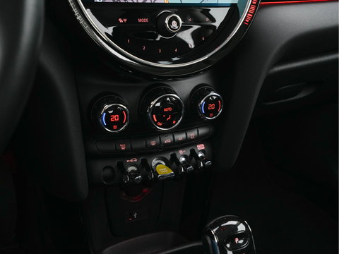 MINI Mini Electric Business Edition 33 kWh [ 3-Fase-11kW ] {SOH-100%} (INCL-BTW) Aut. *LEATHER | FULL-LED | KEYLESS | SPORTSEATS | NAVI-FULLMAP | ECC | AMBIENTLIGHT | DAB | DIGI-COCKPIT | PDC | 17"ALU*