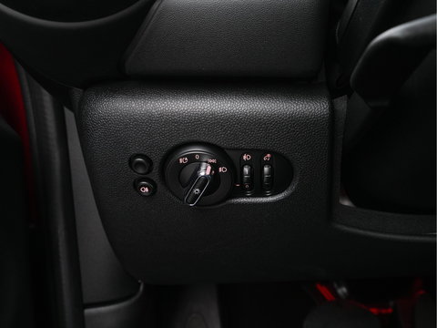 MINI Mini Electric Business Edition 33 kWh [ 3-Fase-11kW ] {SOH-100%} (INCL-BTW) Aut. *LEATHER | FULL-LED | KEYLESS | SPORTSEATS | NAVI-FULLMAP | ECC | AMBIENTLIGHT | DAB | DIGI-COCKPIT | PDC | 17"ALU*