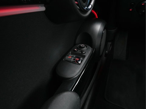 MINI Mini Electric Business Edition 33 kWh [ 3-Fase-11kW ] {SOH-100%} (INCL-BTW) Aut. *LEATHER | FULL-LED | KEYLESS | SPORTSEATS | NAVI-FULLMAP | ECC | AMBIENTLIGHT | DAB | DIGI-COCKPIT | PDC | 17"ALU*