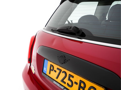 MINI Mini Electric Business Edition 33 kWh [ 3-Fase-11kW ] {SOH-100%} (INCL-BTW) Aut. *LEATHER | FULL-LED | KEYLESS | SPORTSEATS | NAVI-FULLMAP | ECC | AMBIENTLIGHT | DAB | DIGI-COCKPIT | PDC | 17"ALU*