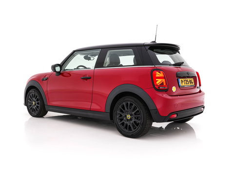 MINI Mini Electric Business Edition 33 kWh [ 3-Fase-11kW ] {SOH-100%} (INCL-BTW) Aut. *LEATHER | FULL-LED | KEYLESS | SPORTSEATS | NAVI-FULLMAP | ECC | AMBIENTLIGHT | DAB | DIGI-COCKPIT | PDC | 17"ALU*