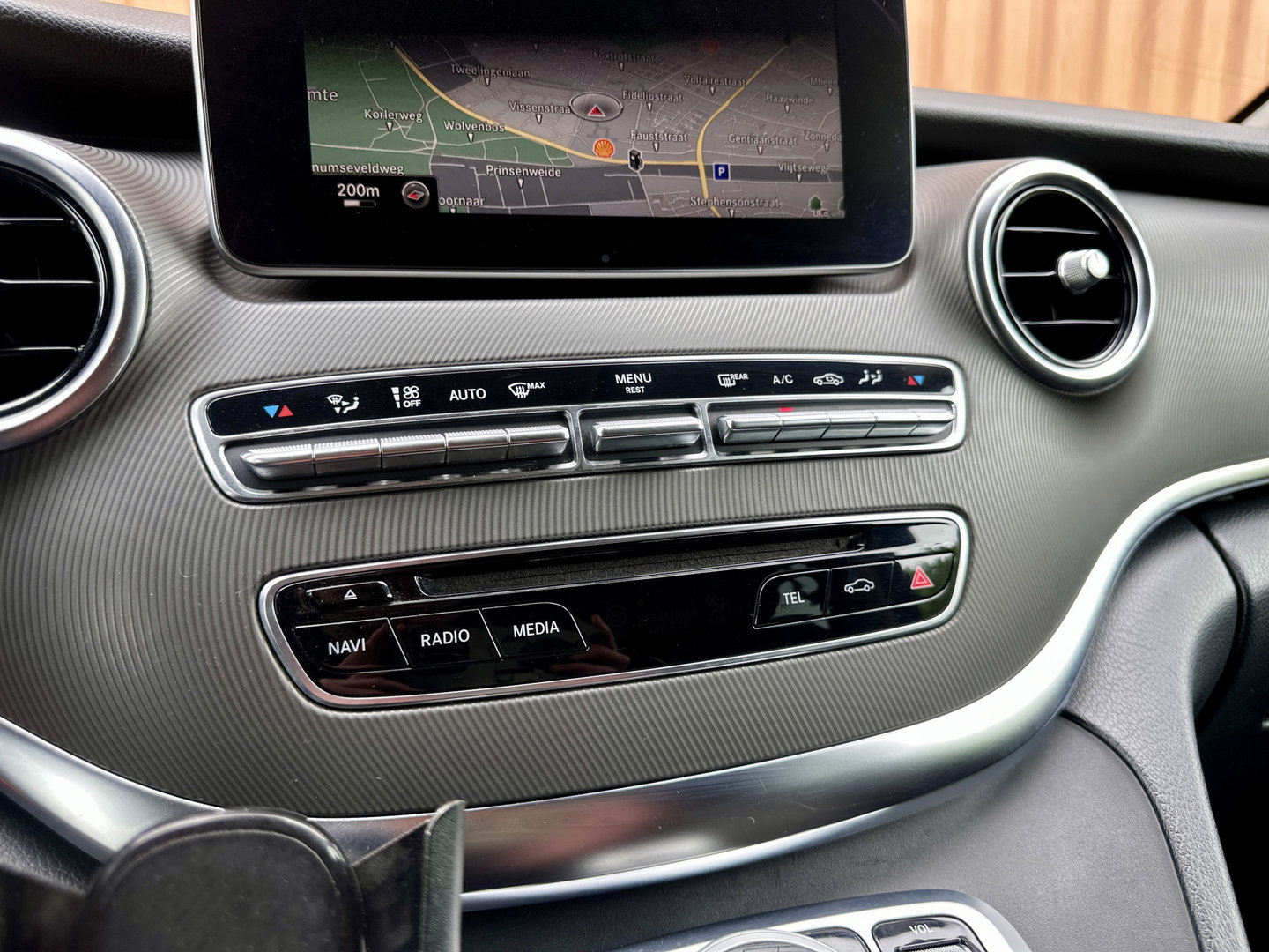 Mercedes-Benz V-Klasse 250 BlueTEC Lang DC Avantgarde Edition | Luchtvering | 5 Persoons | LED | Elektrische Schuifdeuren | Sfeerverlichting | Trekhaak | Airconditioning |