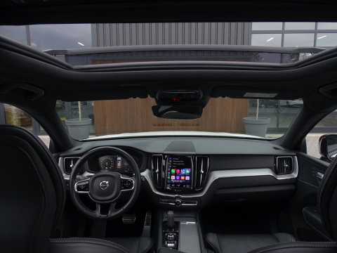 Volvo XC60 T6 310PK AWD Recharge / R-Design / panaroma / LED