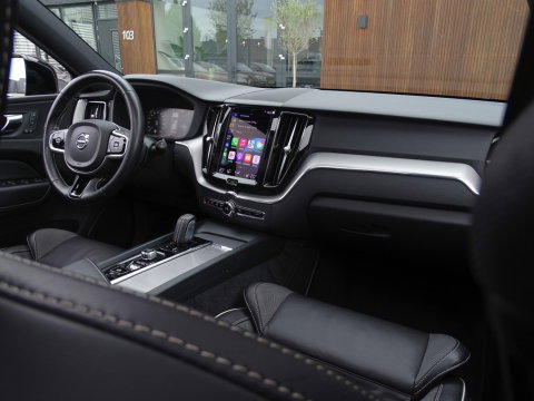Volvo XC60 T6 310PK AWD Recharge / R-Design / panaroma / LED