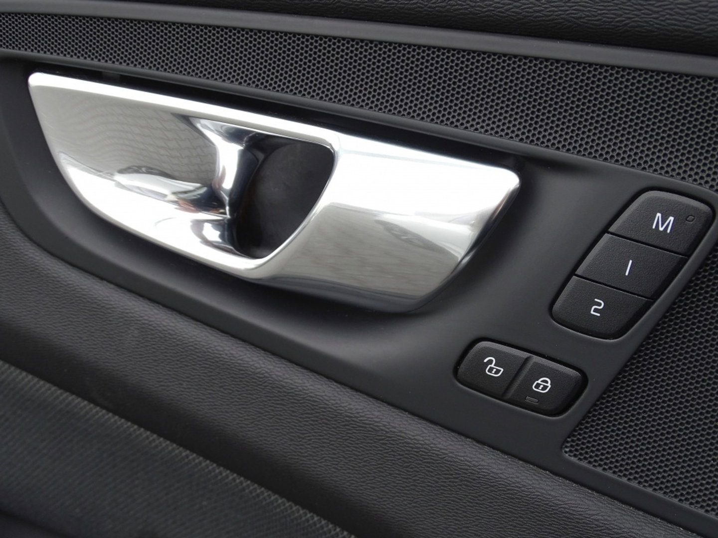 Volvo XC60 T6 310PK AWD Recharge / R-Design / panaroma / LED