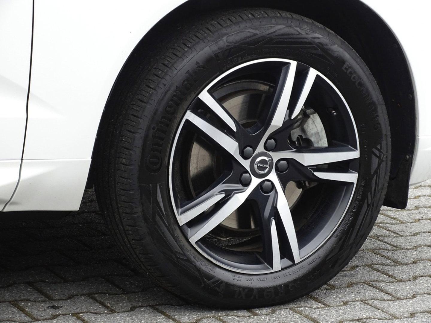 Volvo XC60 T6 310PK AWD Recharge / R-Design / panaroma / LED