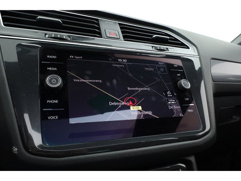 Volkswagen Tiguan 2.0 TSI 4Motion R-Line DSG 220pk! | Pano | 360cam | Elek. Trekhaak | Adapt. Cruise | Stoelverw. | 20'' | Digi. Dashboard