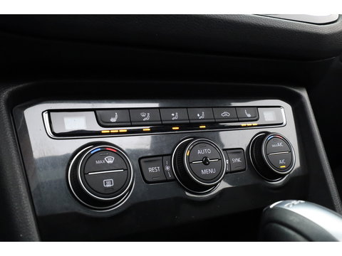 Volkswagen Tiguan 2.0 TSI 4Motion R-Line DSG 220pk! | Pano | 360cam | Elek. Trekhaak | Adapt. Cruise | Stoelverw. | 20'' | Digi. Dashboard