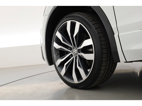 Volkswagen Tiguan 2.0 TSI 4Motion R-Line DSG 220pk! | Pano | 360cam | Elek. Trekhaak | Adapt. Cruise | Stoelverw. | 20'' | Digi. Dashboard