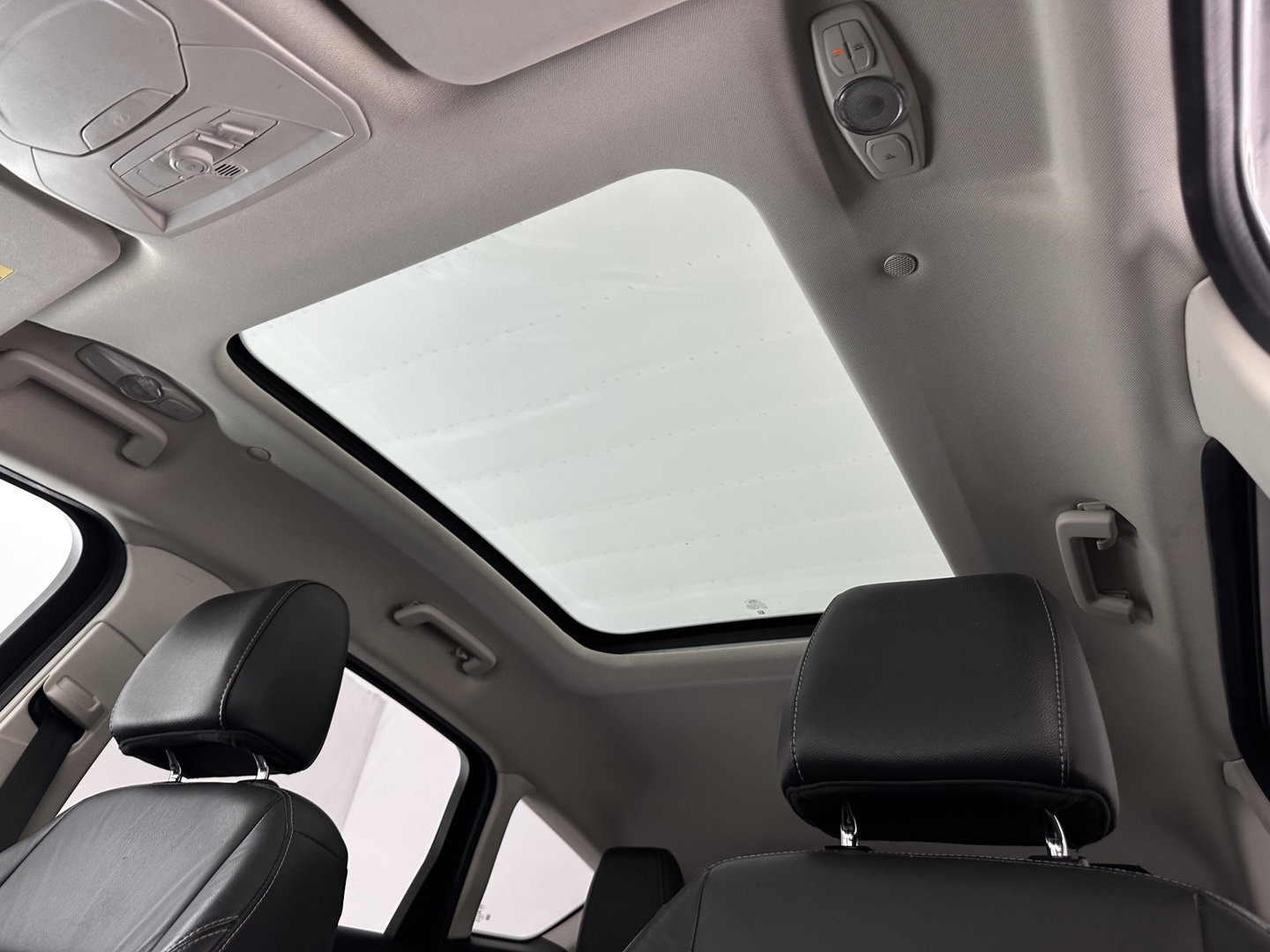 Ford C-MAX 2.0 Plug-in Hybrid Titanium Plus Aut. *PANO | LEATHER | NAVI-FULLMAP | KEYLESS | CAMERA | HEATED-COMFORTSEATS | ECC | PDC | 17"ALU*