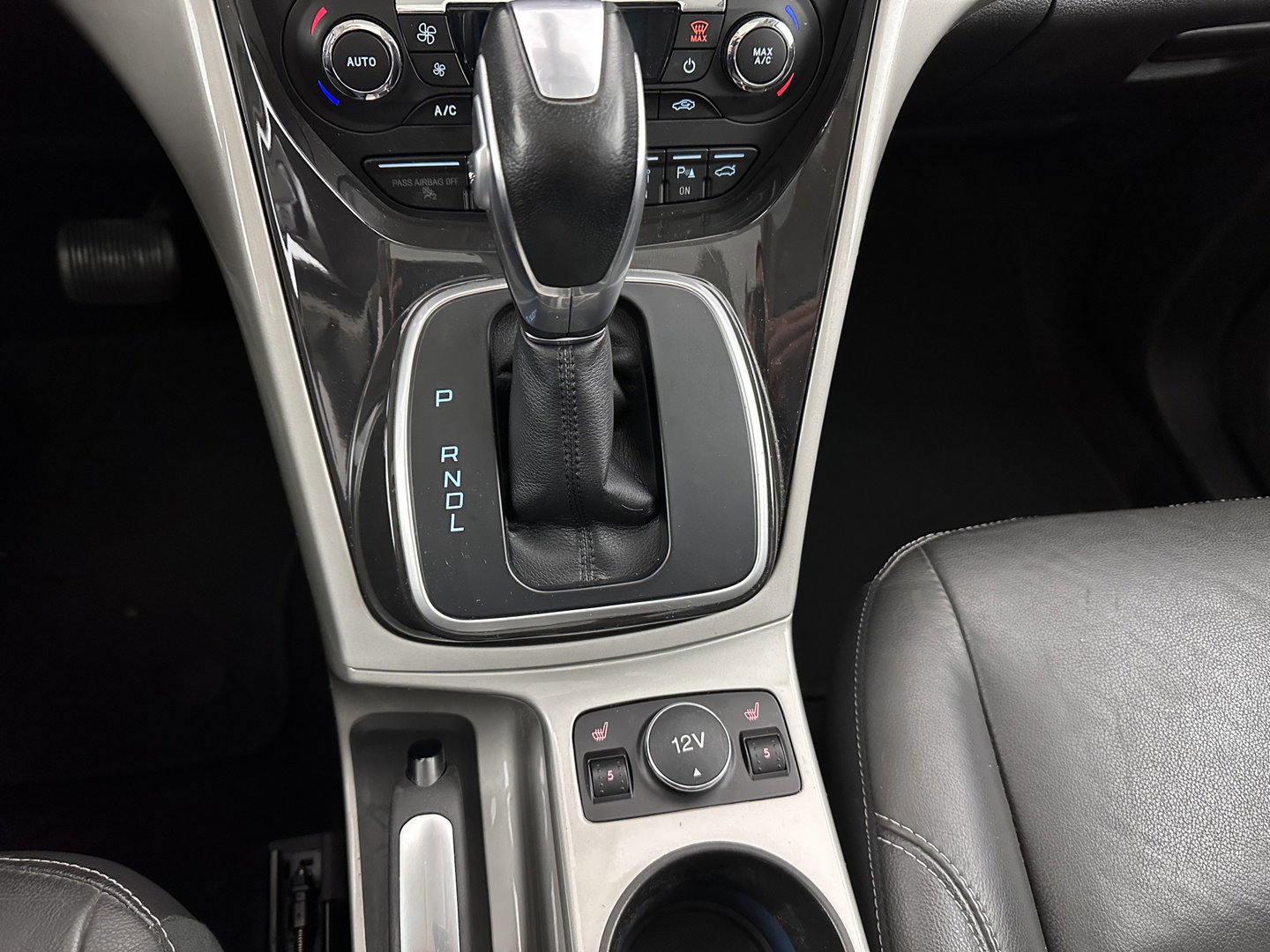 Ford C-MAX 2.0 Plug-in Hybrid Titanium Plus Aut. *PANO | LEATHER | NAVI-FULLMAP | KEYLESS | CAMERA | HEATED-COMFORTSEATS | ECC | PDC | 17"ALU*