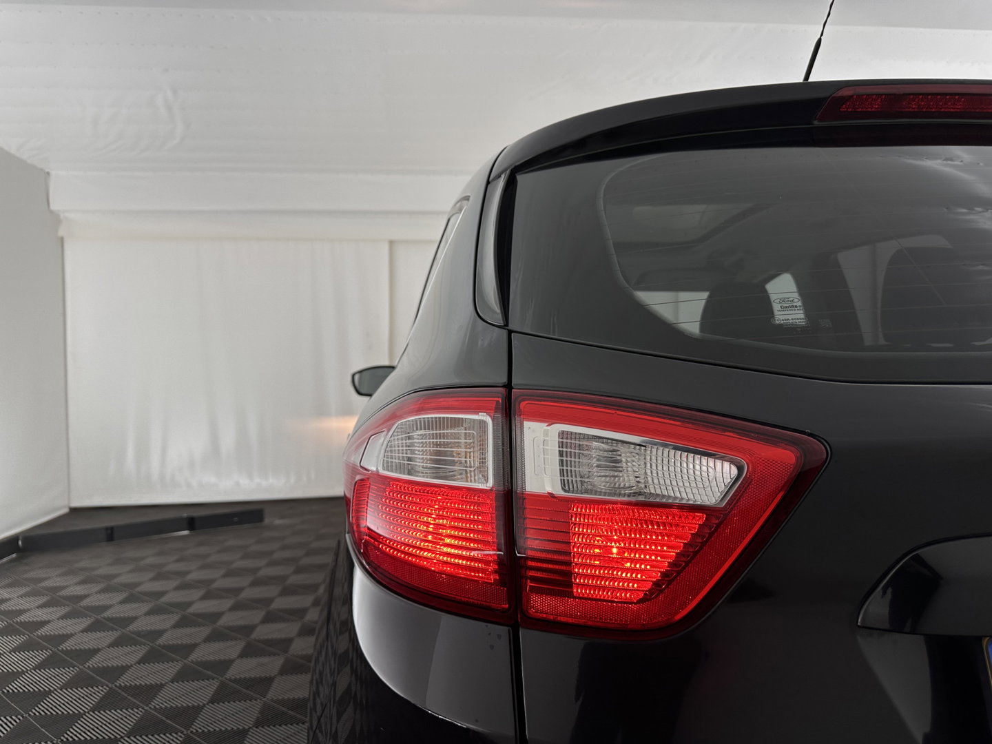 Ford C-MAX 2.0 Plug-in Hybrid Titanium Plus Aut. *PANO | LEATHER | NAVI-FULLMAP | KEYLESS | CAMERA | HEATED-COMFORTSEATS | ECC | PDC | 17"ALU*