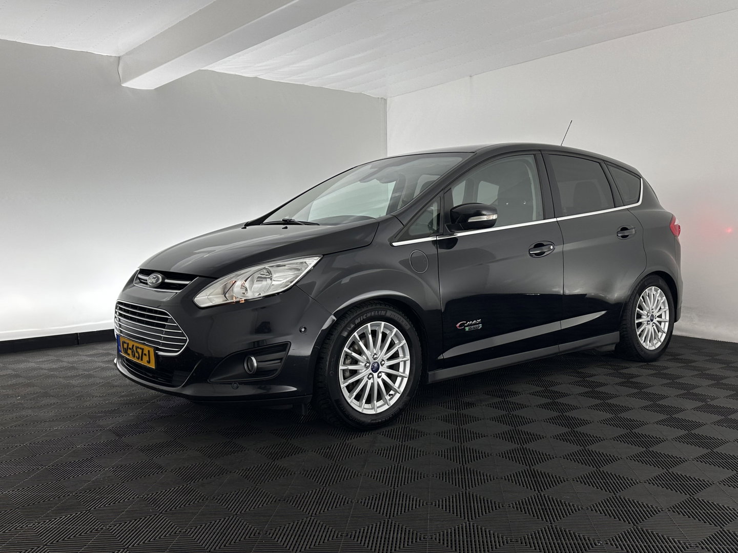 Ford C-MAX 2.0 Plug-in Hybrid Titanium Plus Aut. *PANO | LEATHER | NAVI-FULLMAP | KEYLESS | CAMERA | HEATED-COMFORTSEATS | ECC | PDC | 17"ALU*
