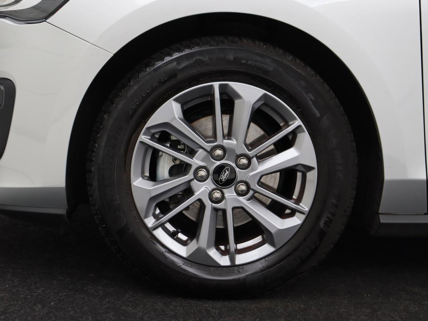 Ford Focus 1.0 EcoBoost Hybrid Titanium | Origineel NL | Carplay | Keyless | Navigatie | Climate control | Cruise control | Bluetooth | Full LED | Parkeerhulp | 38.100km NAP