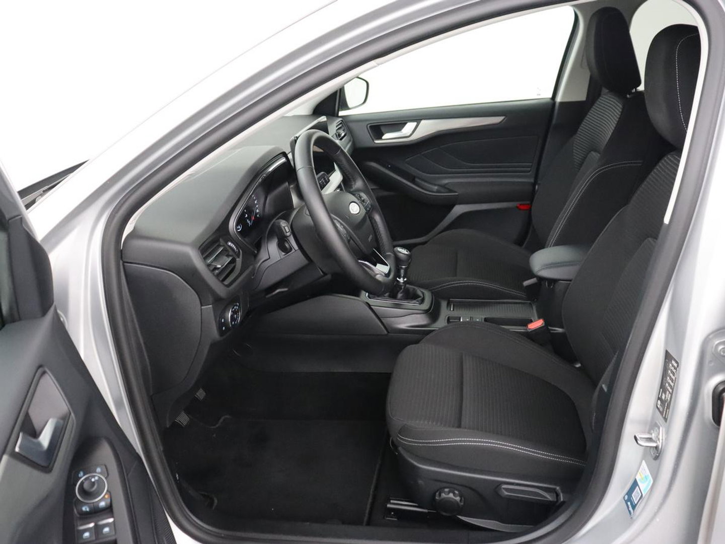 Ford Focus 1.0 EcoBoost Hybrid Titanium | Origineel NL | Carplay | Keyless | Navigatie | Climate control | Cruise control | Bluetooth | Full LED | Parkeerhulp | 38.100km NAP
