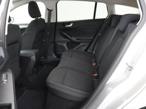 Ford Focus 1.0 EcoBoost Hybrid Titanium | Origineel NL | Carplay | Keyless | Navigatie | Climate control | Cruise control | Bluetooth | Full LED | Parkeerhulp | 38.100km NAP